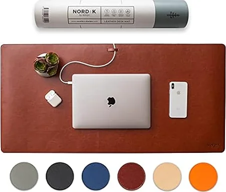 Nordikフェイクレザー デスク マット ケーブル オーガナイザー (ブラウン 90 X 43 cm) プレミアム拡張マウス マット ホーム オフィス アクセサリー用 - フェルト ビーガン ラージ レザー デスク パッド プロテクター & デスク ブロッター パッド 装飾